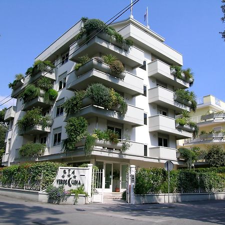 Verdeluna Aparthotel Марина-ді-П'єтразанта Екстер'єр фото