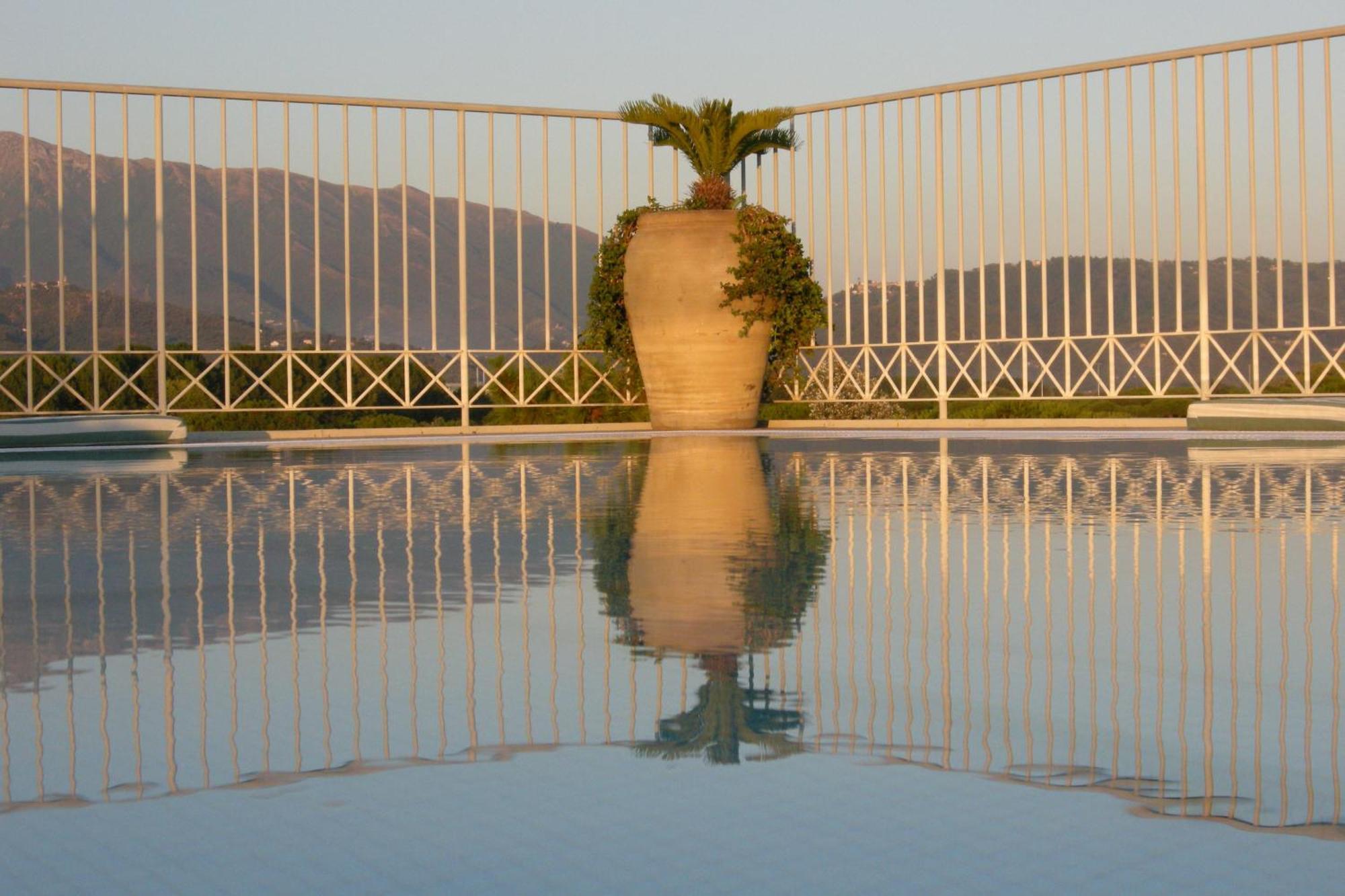 Verdeluna Aparthotel Марина-ді-П'єтразанта Екстер'єр фото