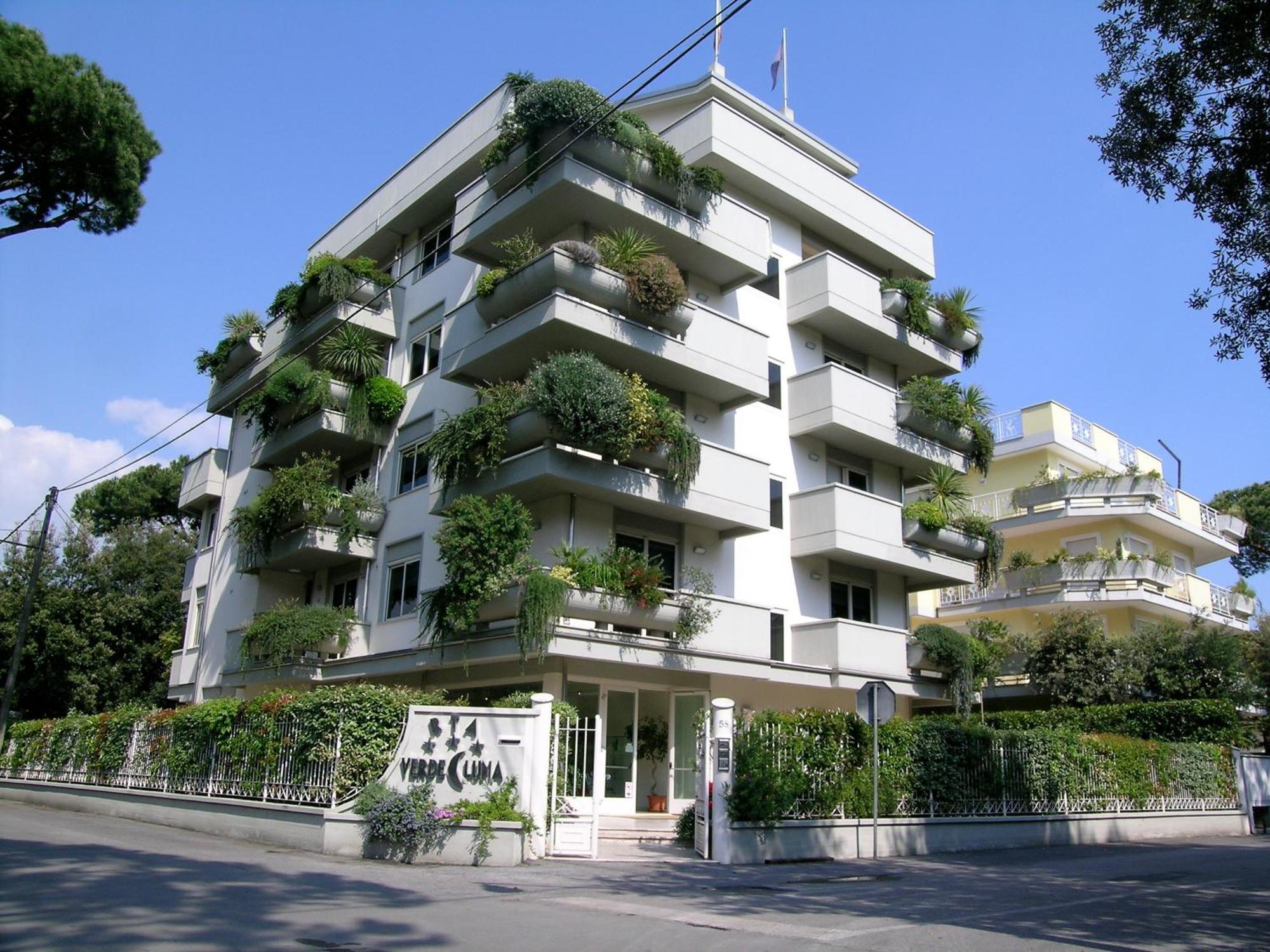 Verdeluna Aparthotel Марина-ді-П'єтразанта Екстер'єр фото
