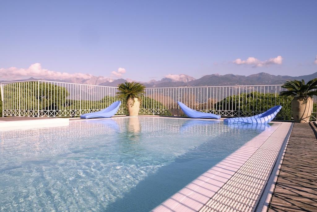 Verdeluna Aparthotel Марина-ді-П'єтразанта Екстер'єр фото