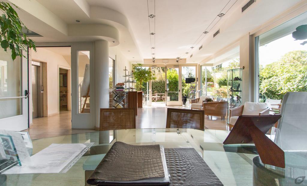 Verdeluna Aparthotel Марина-ді-П'єтразанта Екстер'єр фото