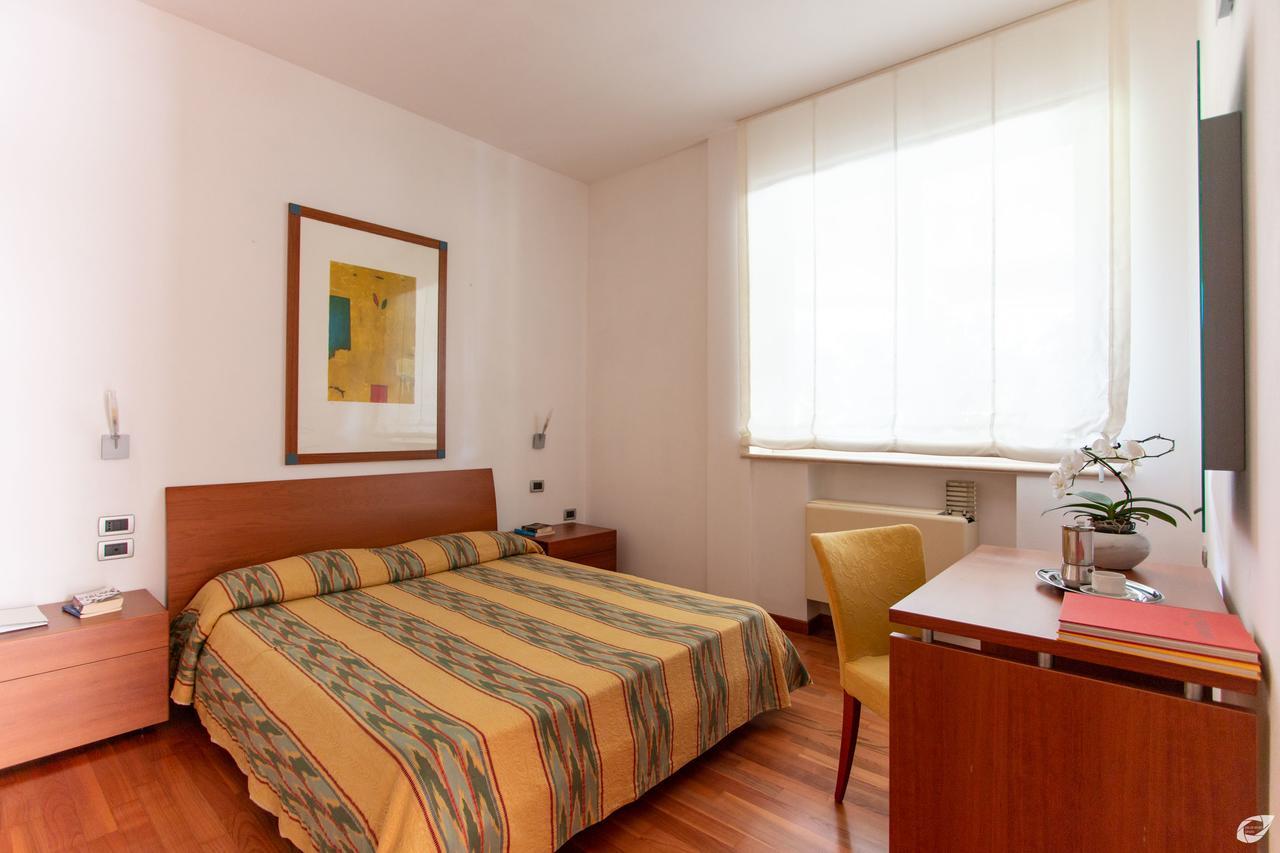 Verdeluna Aparthotel Марина-ді-П'єтразанта Екстер'єр фото